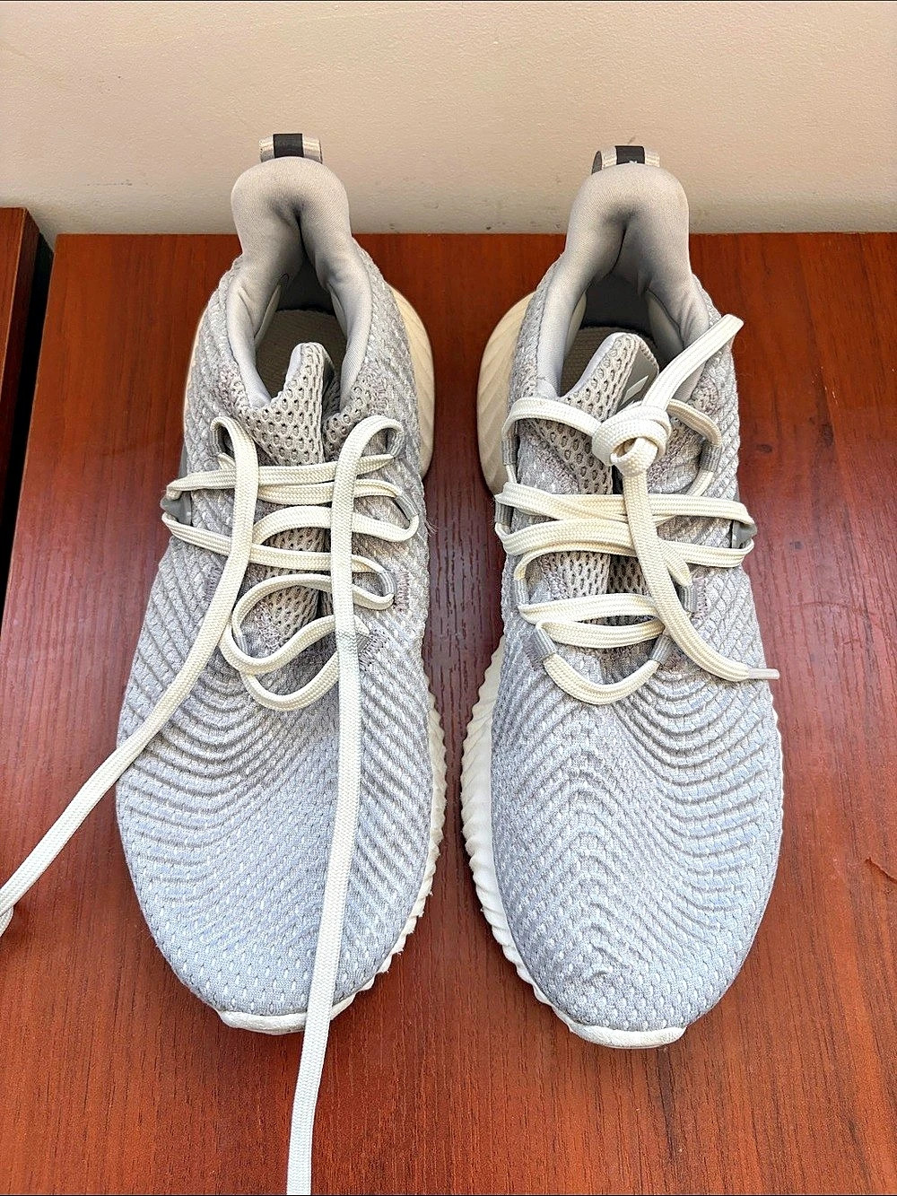 adidas HWIY3OO/11/08 Gray & White Sneakers US 7.5